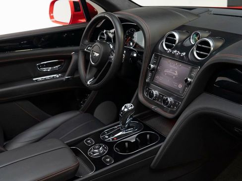 Used 2019 Bentley Bentayga V8 image 43