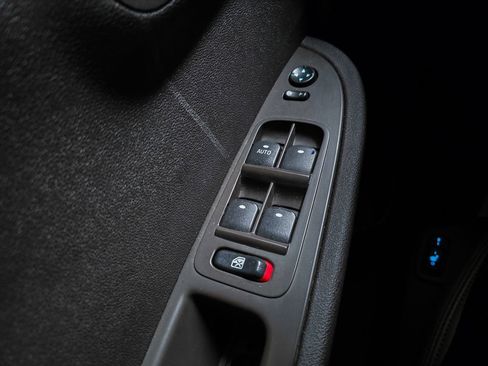 Used 2010 Chevrolet Malibu LT w/ HFV6 Engine Package image 24