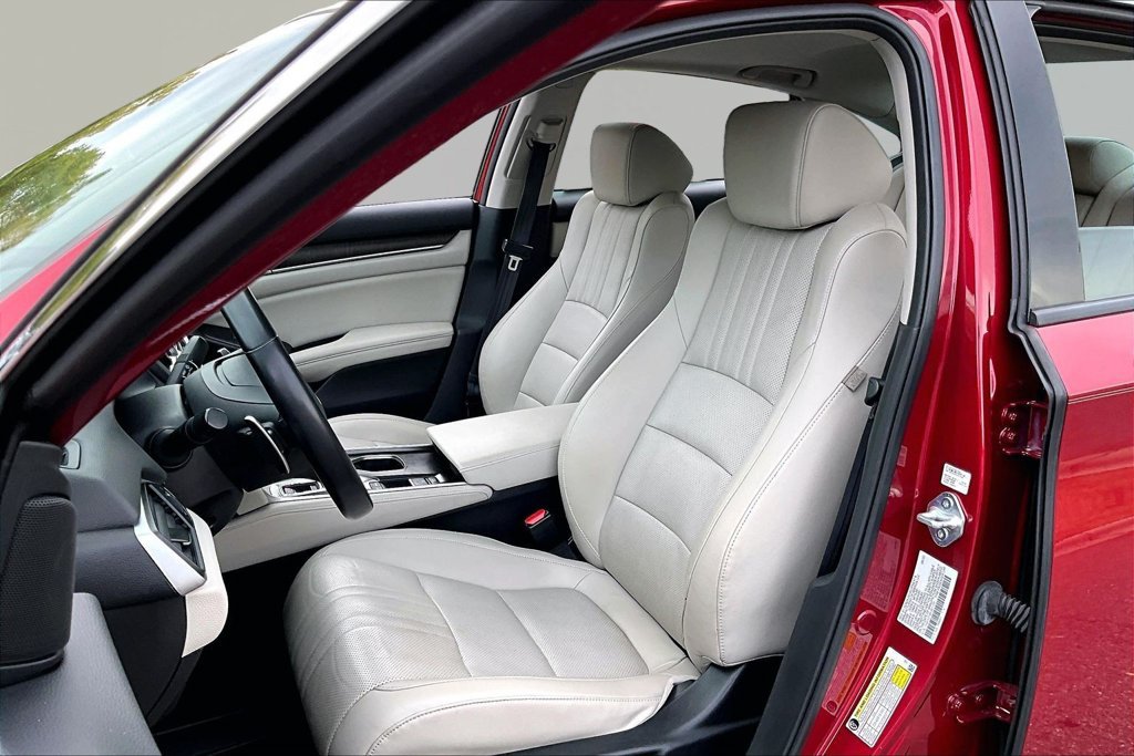 Used 2022 Honda Accord Touring image 17