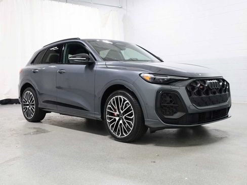Used 2025 Audi SQ5 Premium Plus AWD/4WD image 13