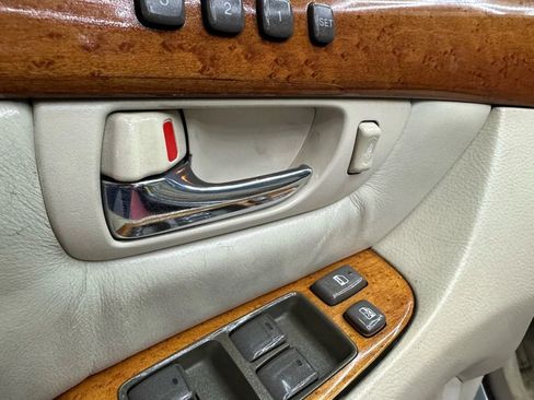 Used 2002 Lexus LS 430 image 18