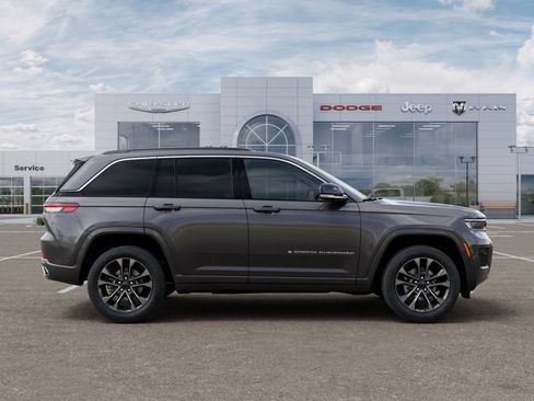 New 2025 Jeep Grand Cherokee Overland w/ Adv Protech Group III AWD/4WD image 22