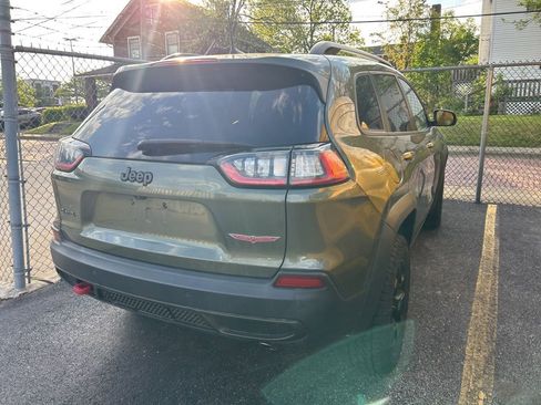 Used 2019 Jeep Cherokee Trailhawk w/ Cold Weather Group AWD/4WD image 6