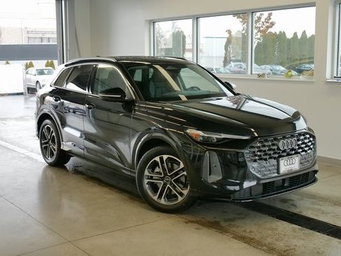New 2025 Audi Q5 Prestige image 1
