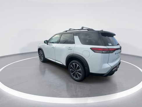 New 2026 Nissan Pathfinder Platinum image 6