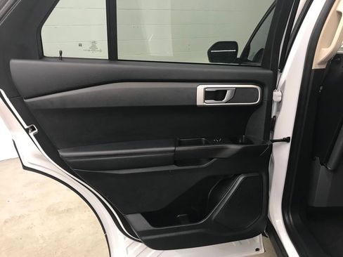 Used 2022 Ford Explorer 4WD image 23