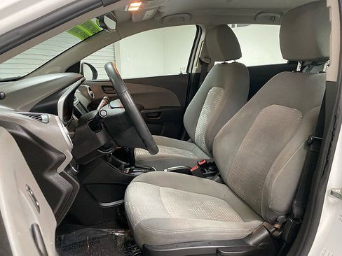 Used 2017 Chevrolet Sonic LT image 10