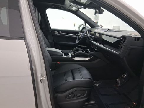 Certified 2026 Porsche Cayenne GTS image 35