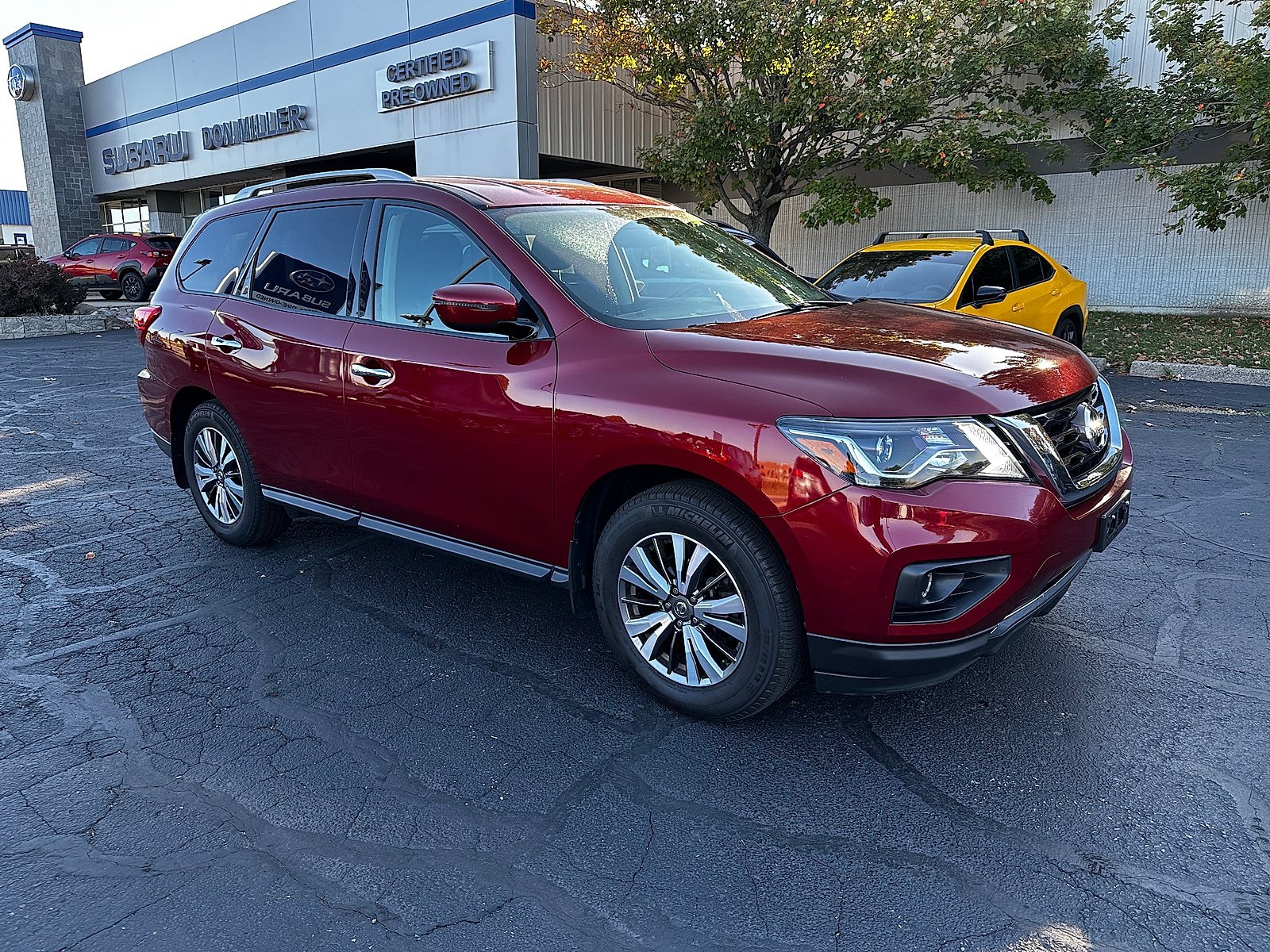 Used 2020 Nissan Pathfinder SV w/ Cargo Package AWD/4WD image 1