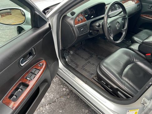 Used 2009 Buick LaCrosse CXL w/ Driver Confidence Package image 17