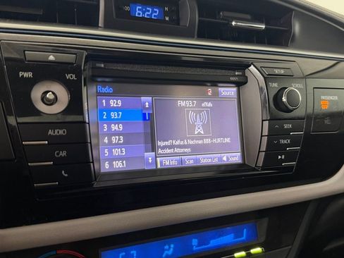 Used 2016 Toyota Corolla LE image 20