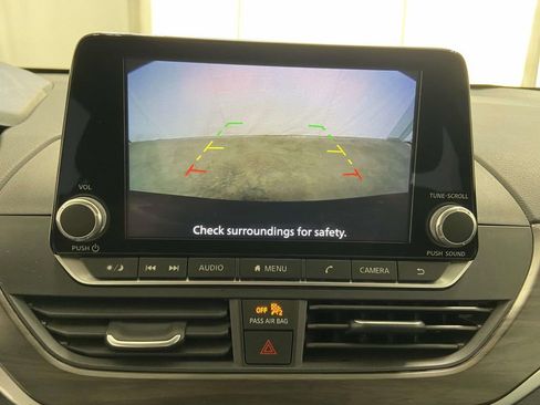 Used 2024 Nissan Altima 2.5 SV image 16