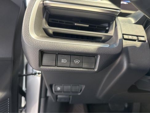 Used 2025 Toyota Prius LE FWD image 35