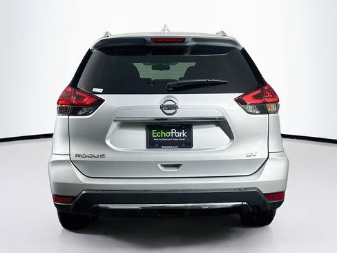 Used 2018 Nissan Rogue SV FWD image 7