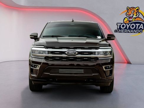 Used 2024 Ford Expedition Limited AWD/4WD image 2