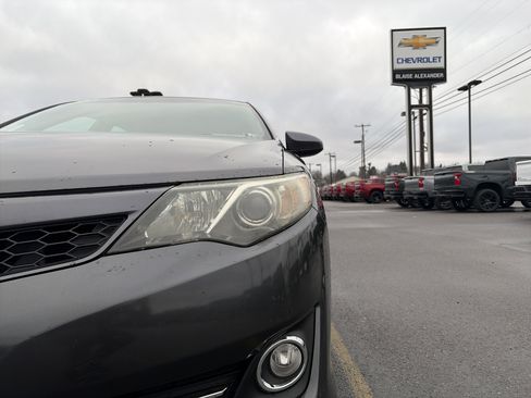 Used 2013 Toyota Camry L image 10