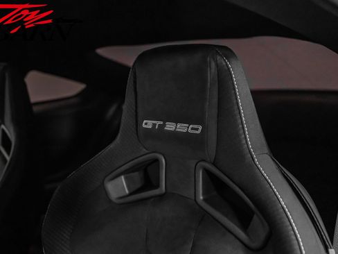 Used 2016 Ford Mustang Shelby GT350 w/ Track Package image 24