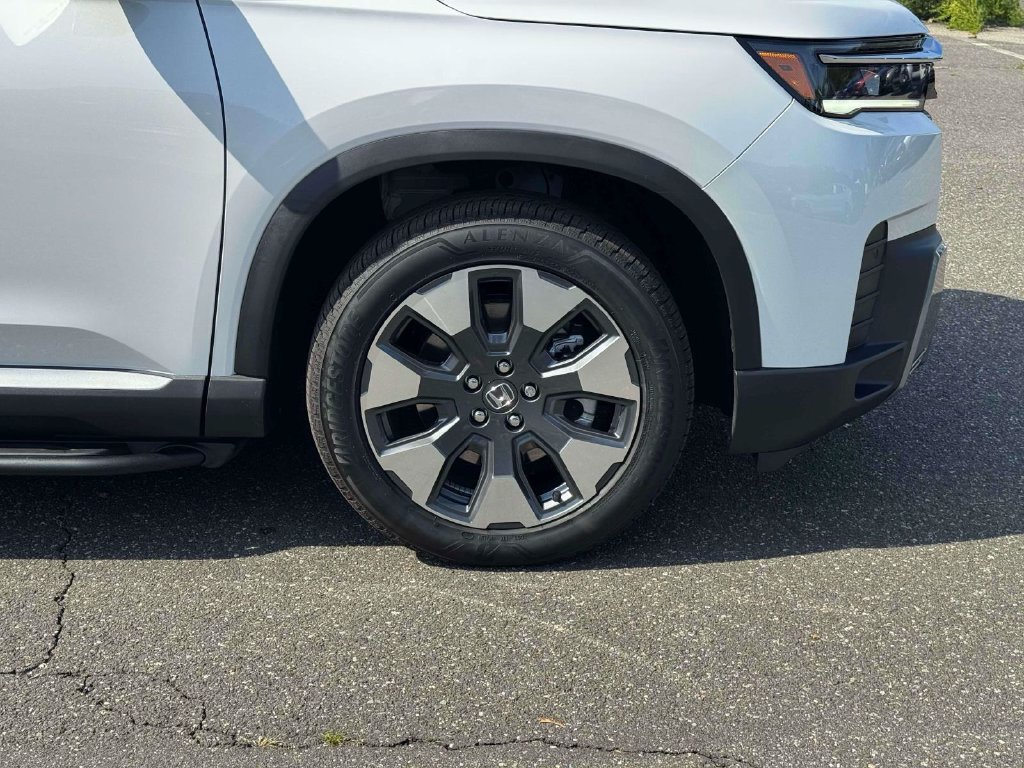 Used 2026 Honda Pilot Elite image 9