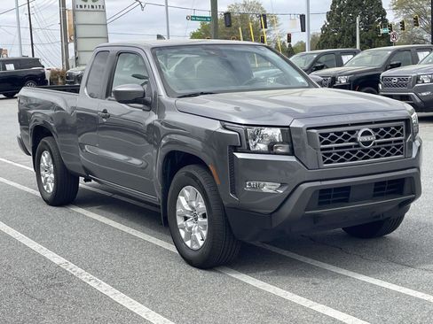 Used 2024 Nissan Frontier SV w/ SV Convenience Package image 5