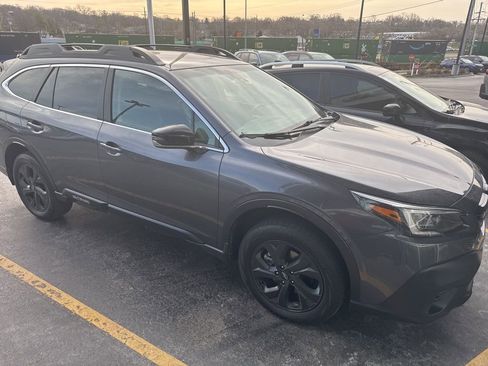 Used 2022 Subaru Outback Onyx Edition XT image 2
