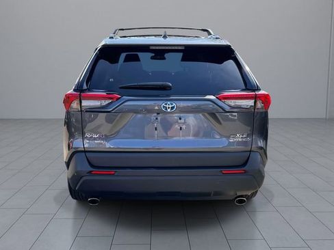 Used 2021 Toyota RAV4 XLE AWD/4WD image 4