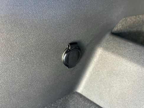 New 2026 Volkswagen Tiguan SE R-Line image 45