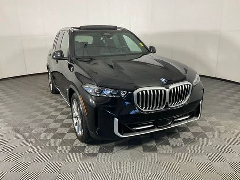 Certified 2025 BMW X5 xDrive50e w/ Premium Package AWD/4WD image 3