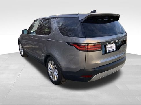 Certified 2025 Land Rover Discovery S image 6