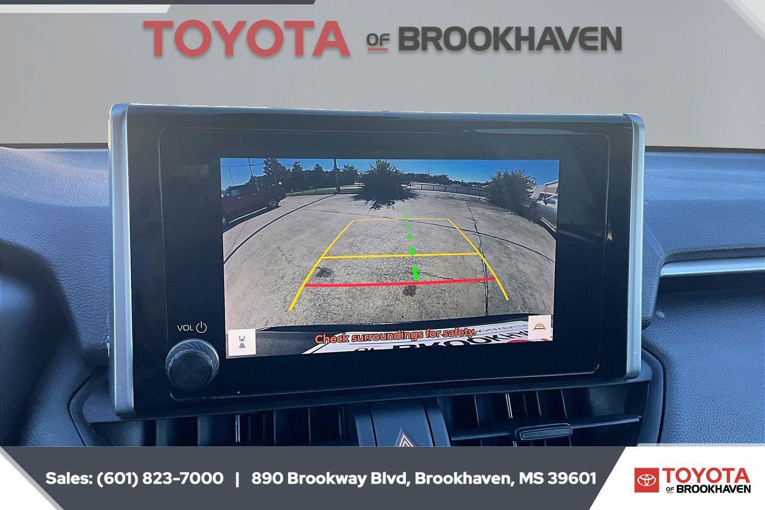 Used 2024 Toyota RAV4 XLE FWD image 15