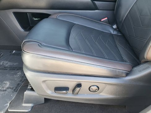 Used 2025 Nissan Pathfinder Platinum w/ Cargo Package image 25