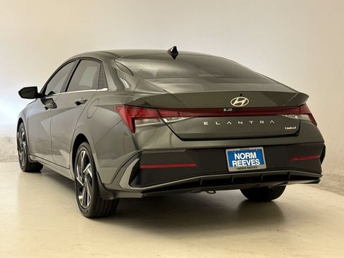 Used 2026 Hyundai Elantra Limited FWD image 7