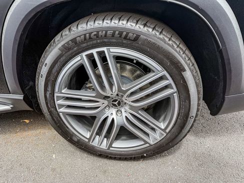 New 2026 Mercedes-Benz GLS 450 4MATIC image 9
