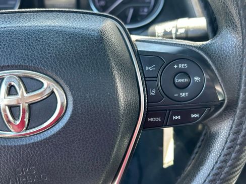 Used 2019 Toyota Camry LE FWD image 18