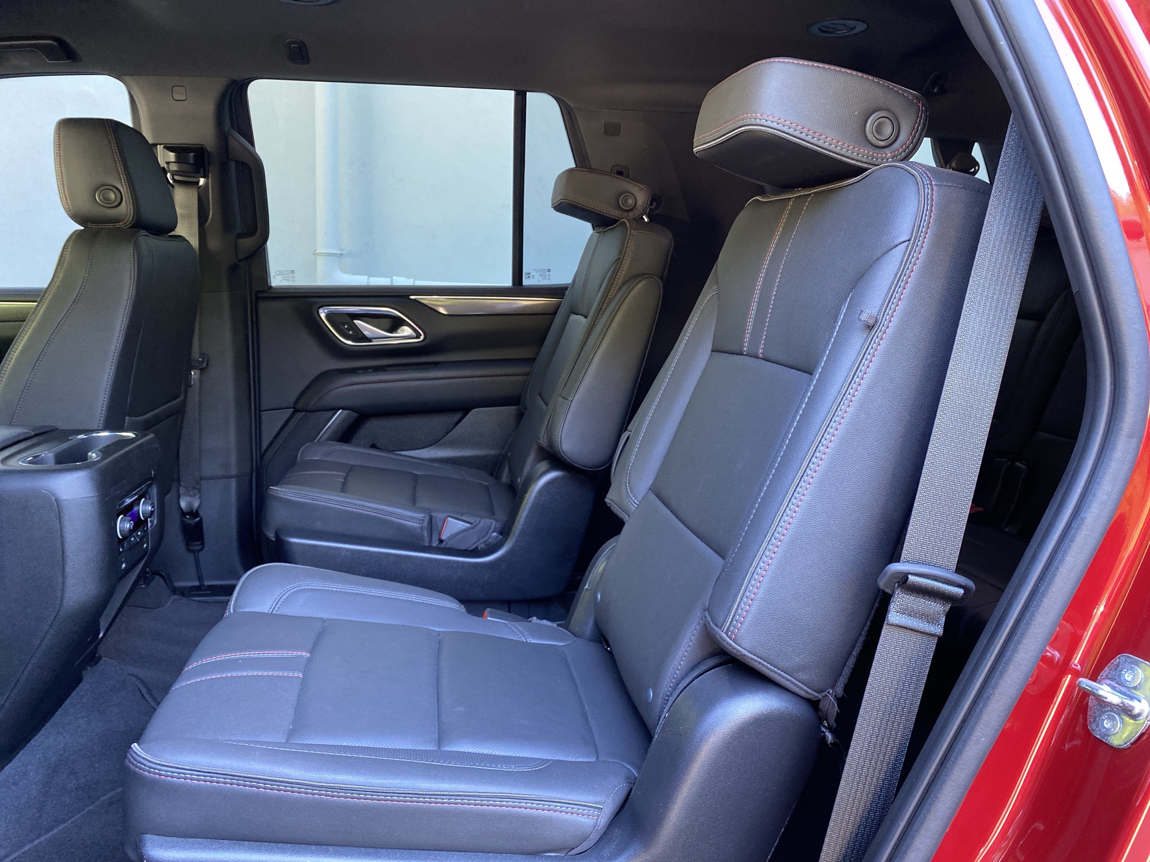 Used 2022 Chevrolet Tahoe RST w/ Luxury Package AWD/4WD image 36