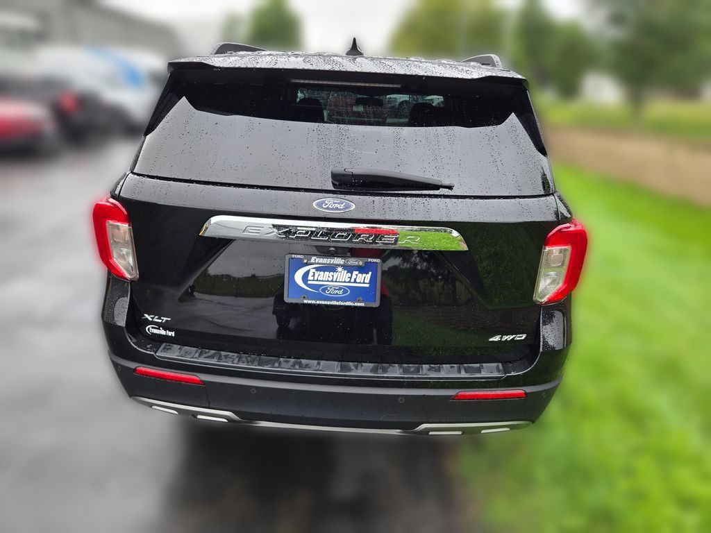 Used 2023 Ford Explorer XLT w/ Equipment Group 202A AWD/4WD image 5