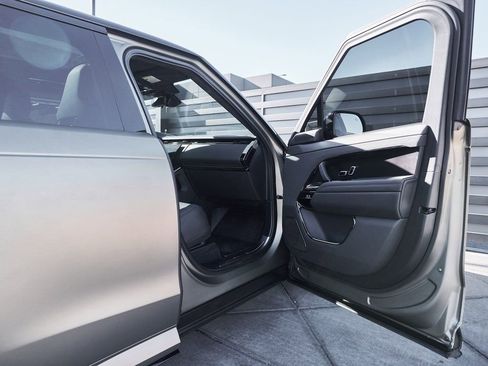 Used 2024 Land Rover Range Rover Sport SV Edition One Carbon Bronze image 24