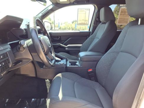 Used 2025 Toyota Tacoma SR5 RWD image 7