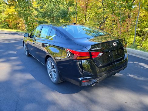 New 2025 Nissan Altima 2.5 SL image 6