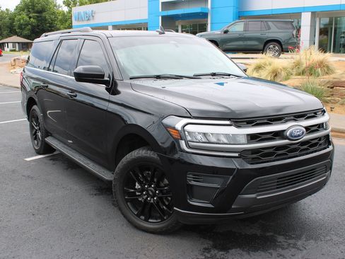 Used 2024 Ford Expedition Max XLT RWD image 2