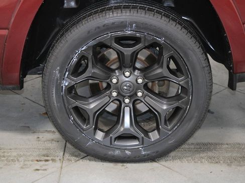 Used 2021 RAM 1500 Limited w/ Night Edition image 18