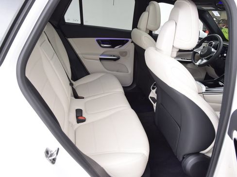 Used 2026 Mercedes-Benz GLC 300 image 19