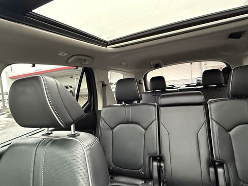 Used 2023 Honda Pilot Elite image 9