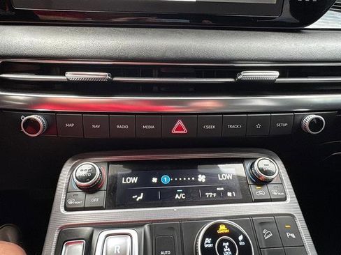 Used 2023 Hyundai Palisade Calligraphy image 27