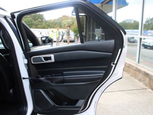 Used 2020 Ford Explorer XLT w/ Equipment Group 202A image 20