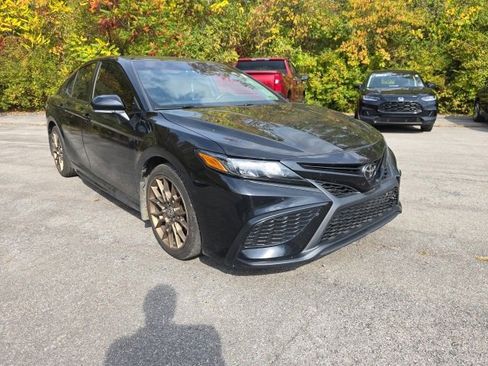 Used 2023 Toyota Camry SE w/ Convenience Package image 7