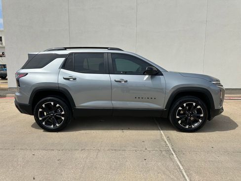 Used 2025 Chevrolet Equinox RS image 8