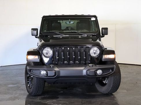 Used 2022 Jeep Wrangler Unlimited Sahara AWD/4WD image 9