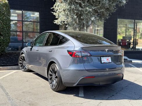 Used 2022 Tesla Model Y Performance image 19