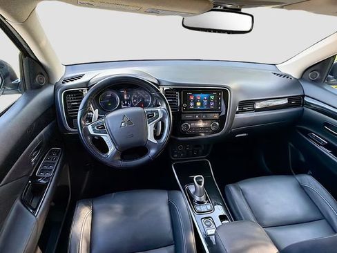 Used 2018 Mitsubishi Outlander SEL AWD/4WD image 14