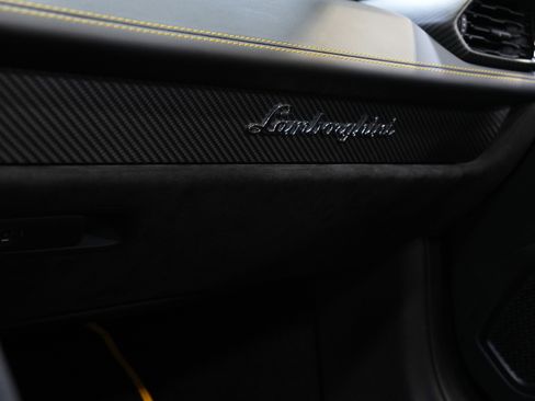 Used 2024 Lamborghini Huracan EVO image 59